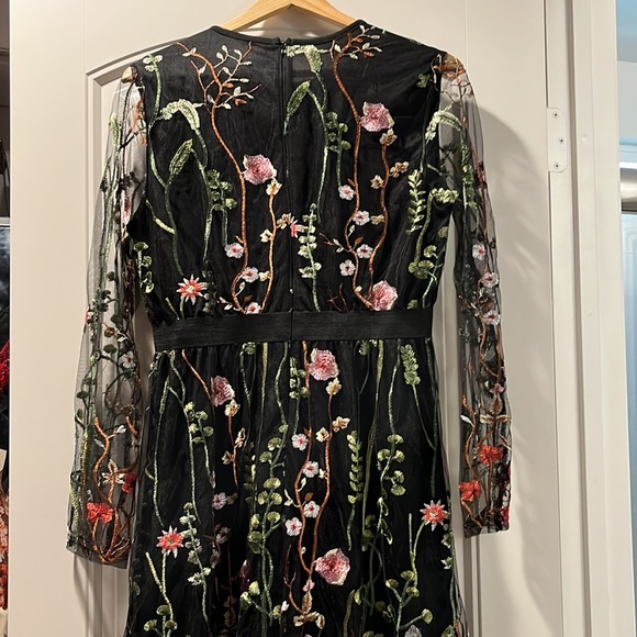 Floral Embroidered Mesh party dress 💐🌸🌷🌹🌻 - Picture 6 of 7